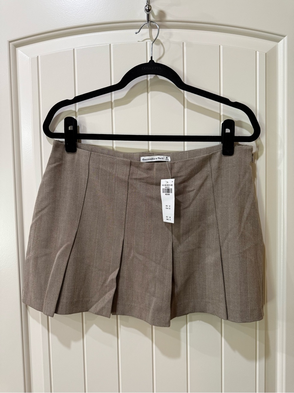 NWT Abercrombie & Fitch Pleated Mini